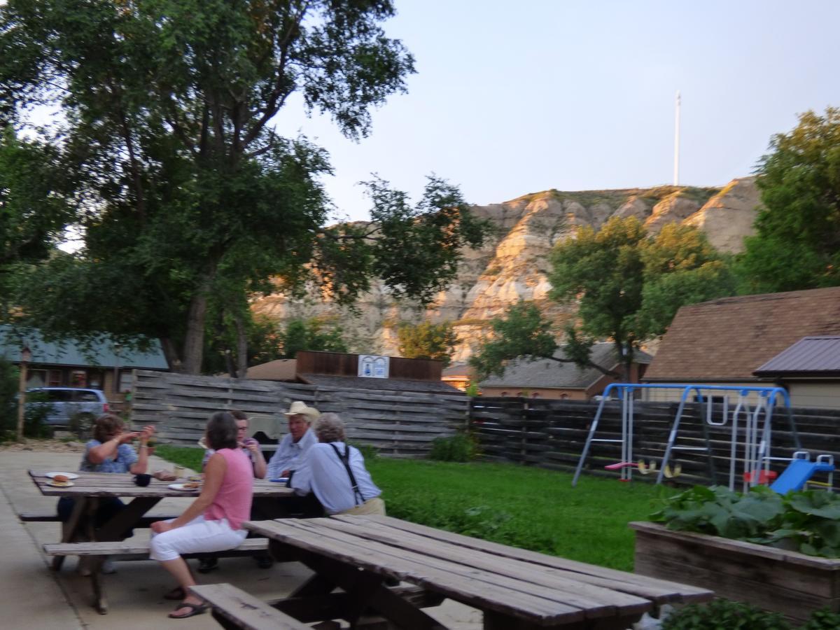 Amble Inn Medora Luaran gambar